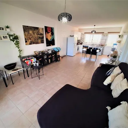 Ac's Renovated Flat Catalkoy Girne Lejlighed *